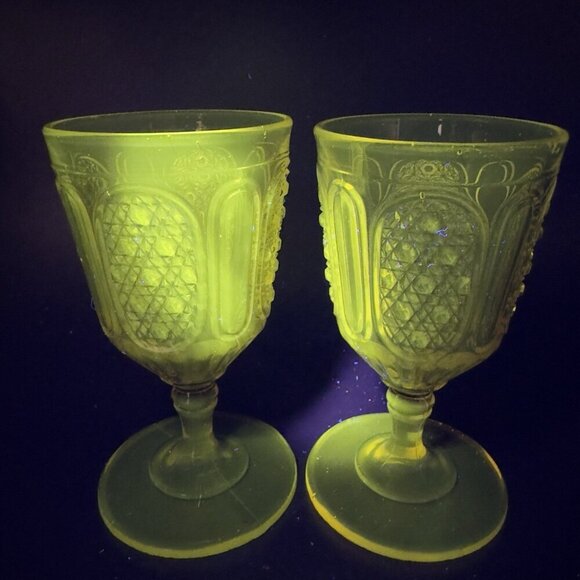 L G Wright Amber Glass Cups Goblet Set 2 Manganese 365nm Green UV Glow Cups - Picture 14 of 15